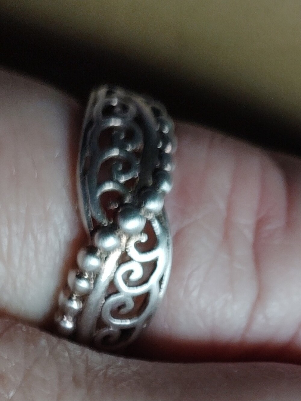 STERLING SILVER FILIGREE TWIST BAND RING. SIZE 6